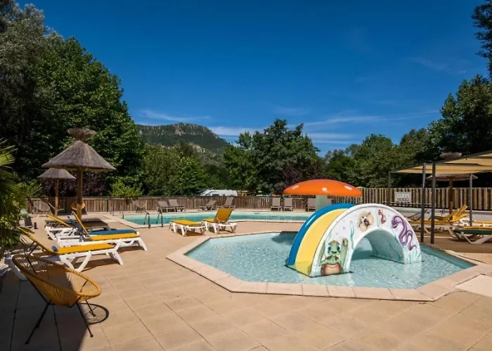 Zecamping 3 Club Enfant Equitation Piscine Chauffee Κάμπινγκ *